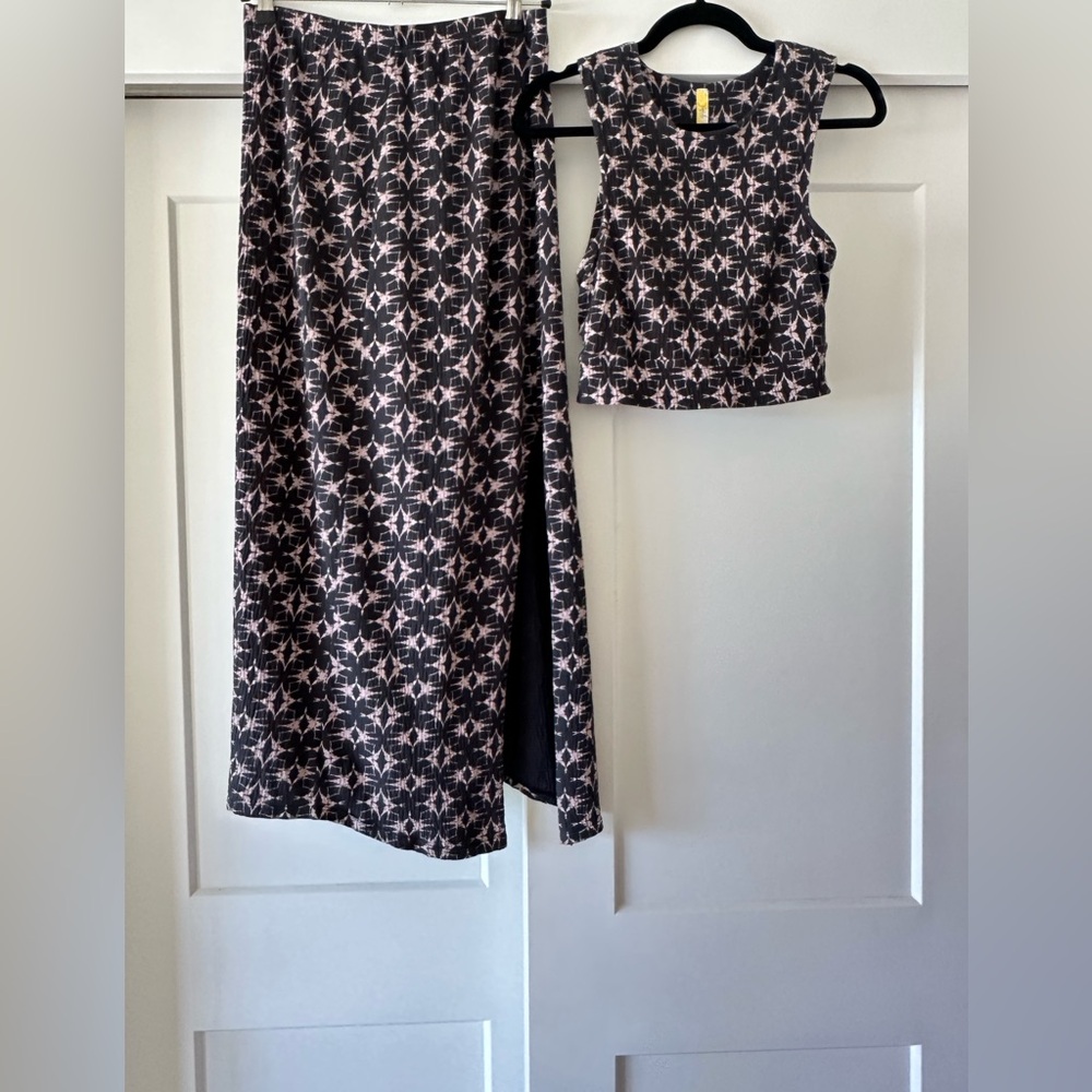 LuLaRoe Black and White Wrap Midi Skirt